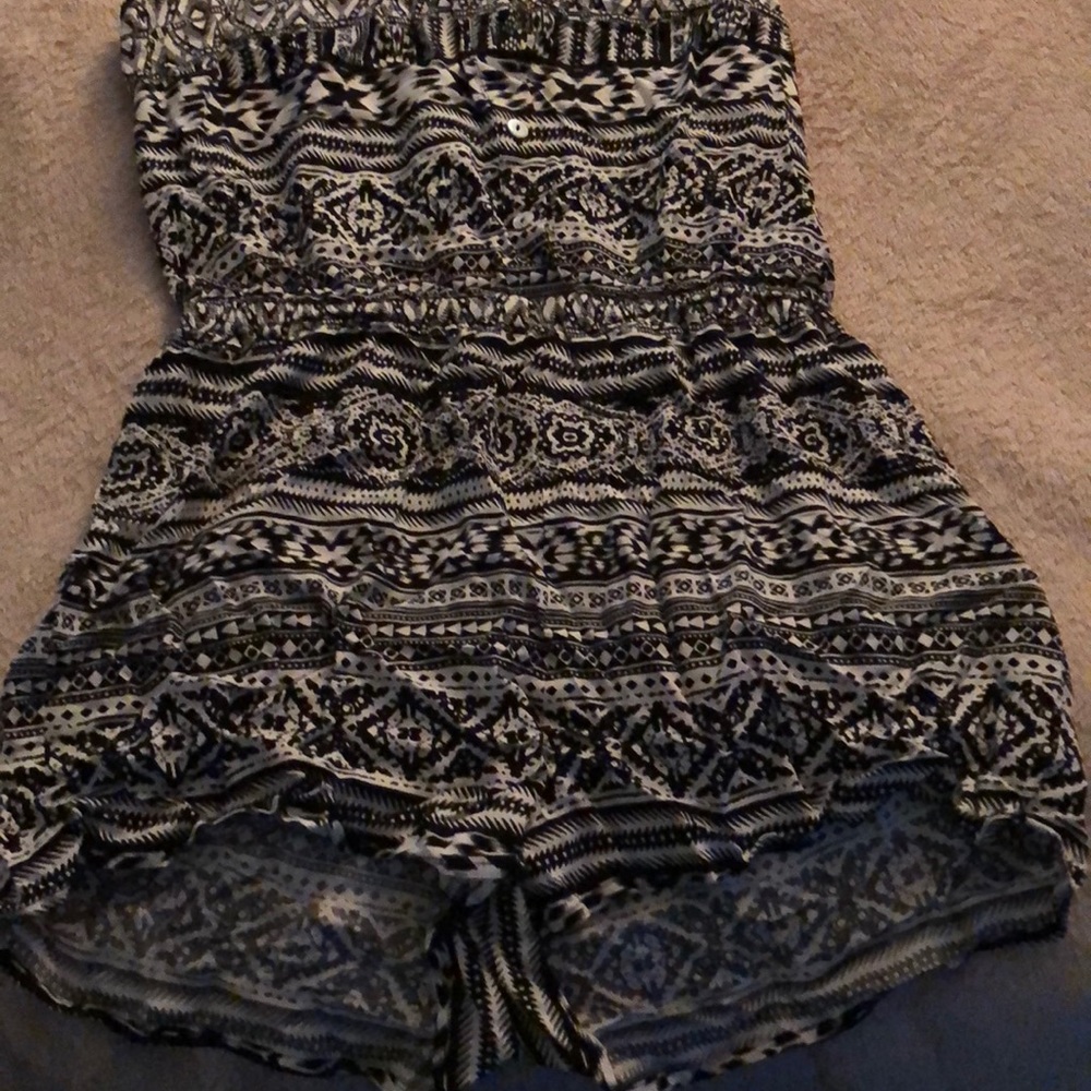 Lace Racerback Romper - Picture 3 of 4